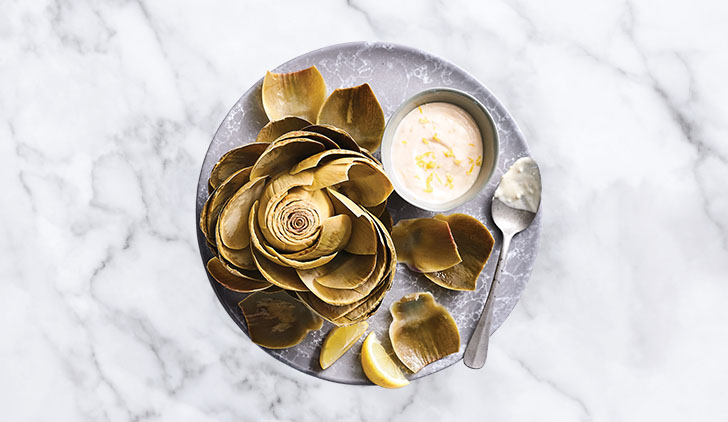 artichoke on a plate